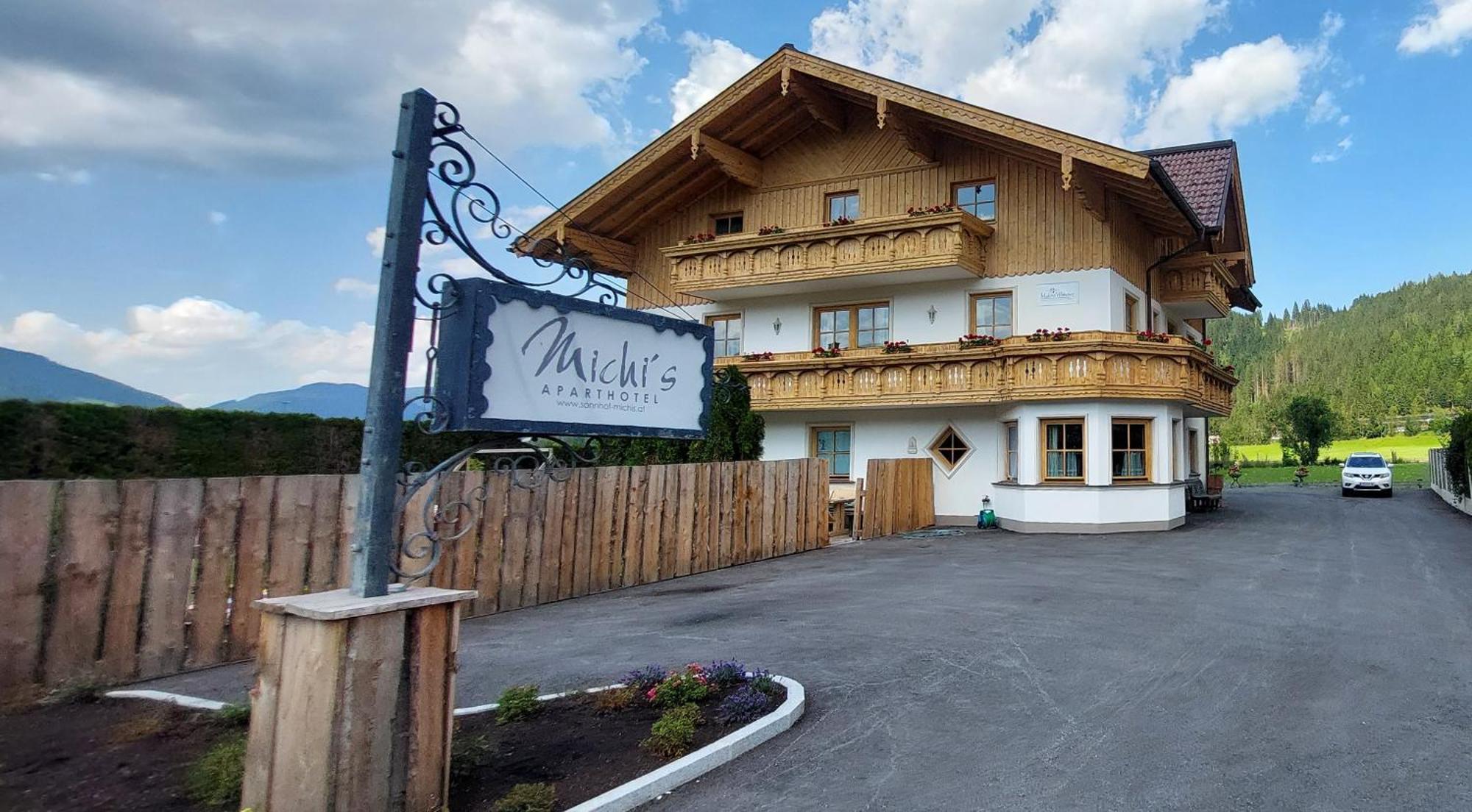 Michis Aparthotel Флахау Екстер'єр фото